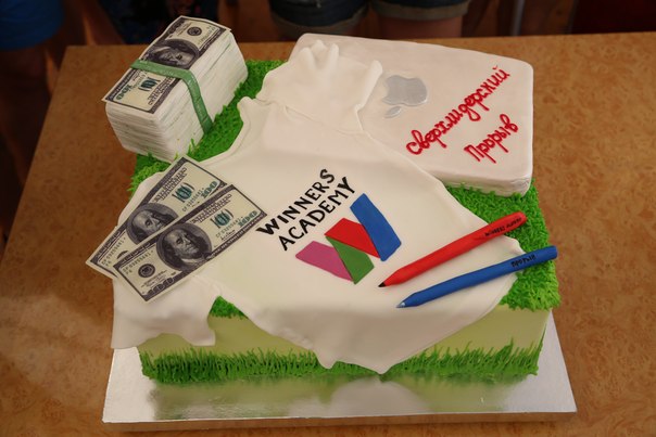 Фото торта для Победителей от Winners Academy
