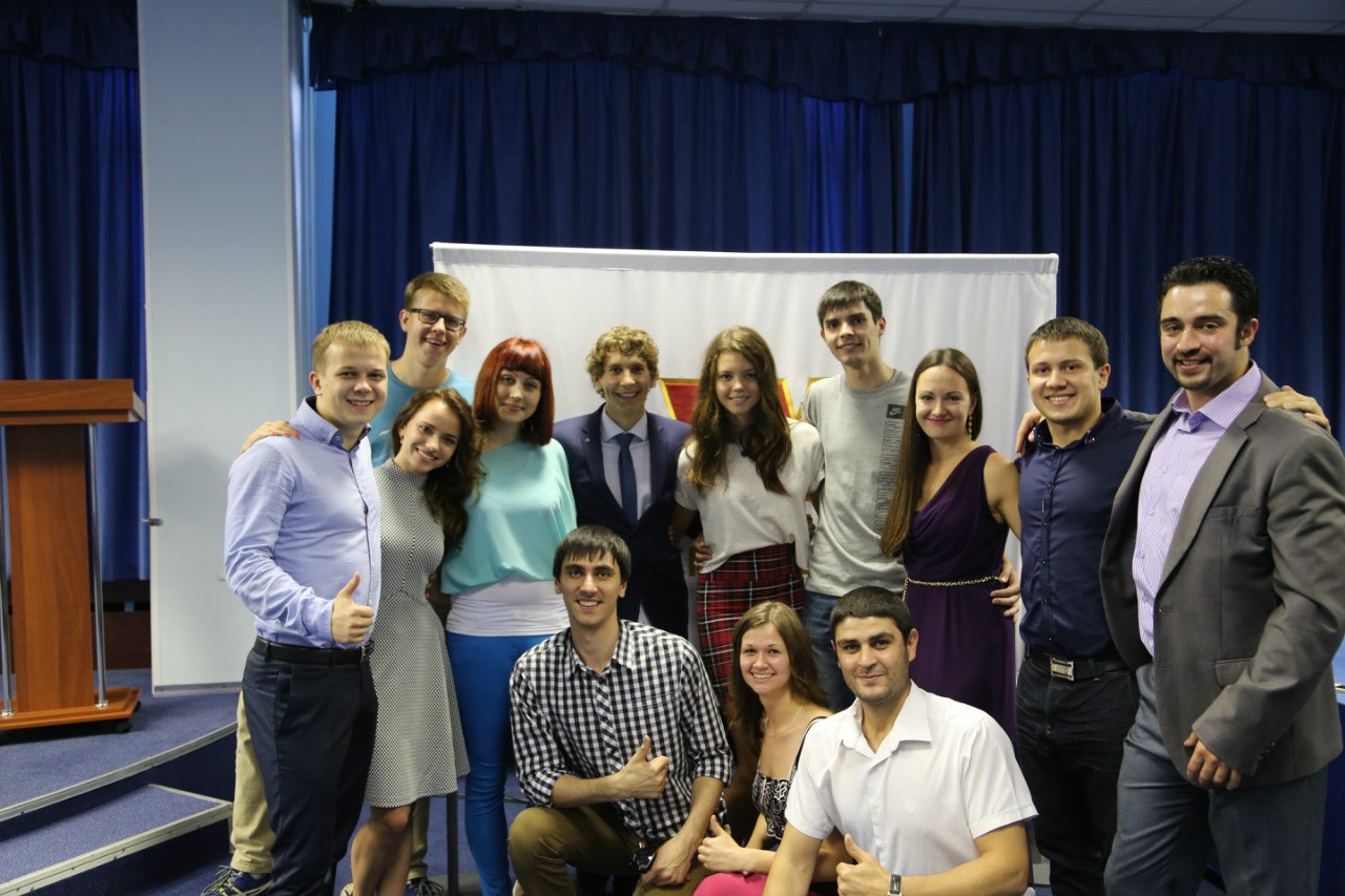Фото участников открытой встречи с В. Довганем в Москве, июль 2014г